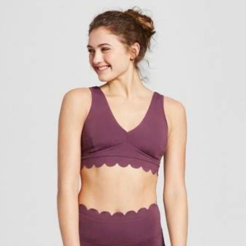Women’s joylab scalloped sports bra size small